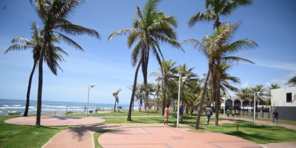 Moradores da Praia do Flamengo denunciam vandalismo no local