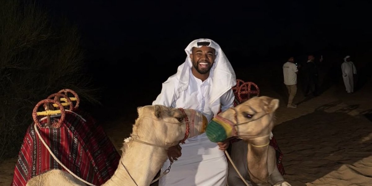 Davi Brito compartilha detalhes da viagem a Dubai e se desaponta com culinária local