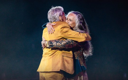 Arena Fonte Nova foi transformada em Santo Amaro em mega show de Caetano Veloso e Maria Bethânia