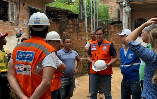 Prefeitura de Salvador inicia recuperação de áreas atingidas pela chuva em Saramandaia