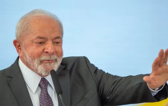 Lula marca confraternização de fim de ano com figuras importantes