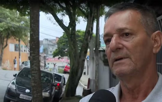 Pai de jovem arremessado em córrego por policial cobra esclarecimento: 'É inadmissível'