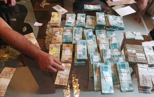 Polícia apreende R$ 700 mil durante operação contra sonegação em Porto Seguro