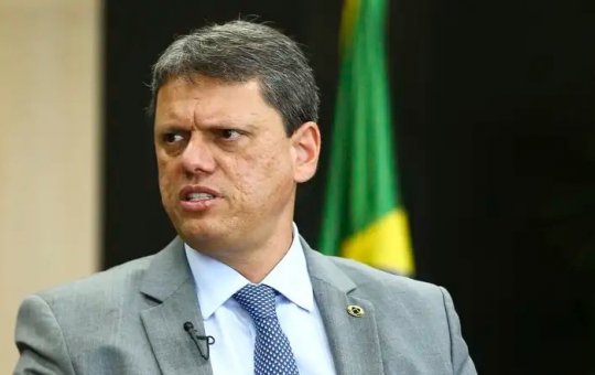 Governador de São Paulo diz que estava errado sobre câmeras de policiais