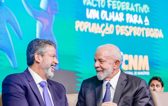 Presidente da Câmara dos Deputados afirma que Lula é um candidato fortíssimo para eleições de 2026