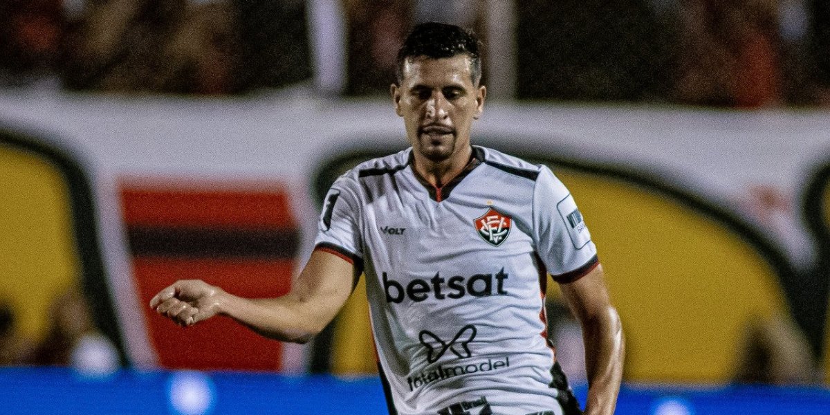 Vitória encaminha acerto com jogadores e comissão técnica para 2025
