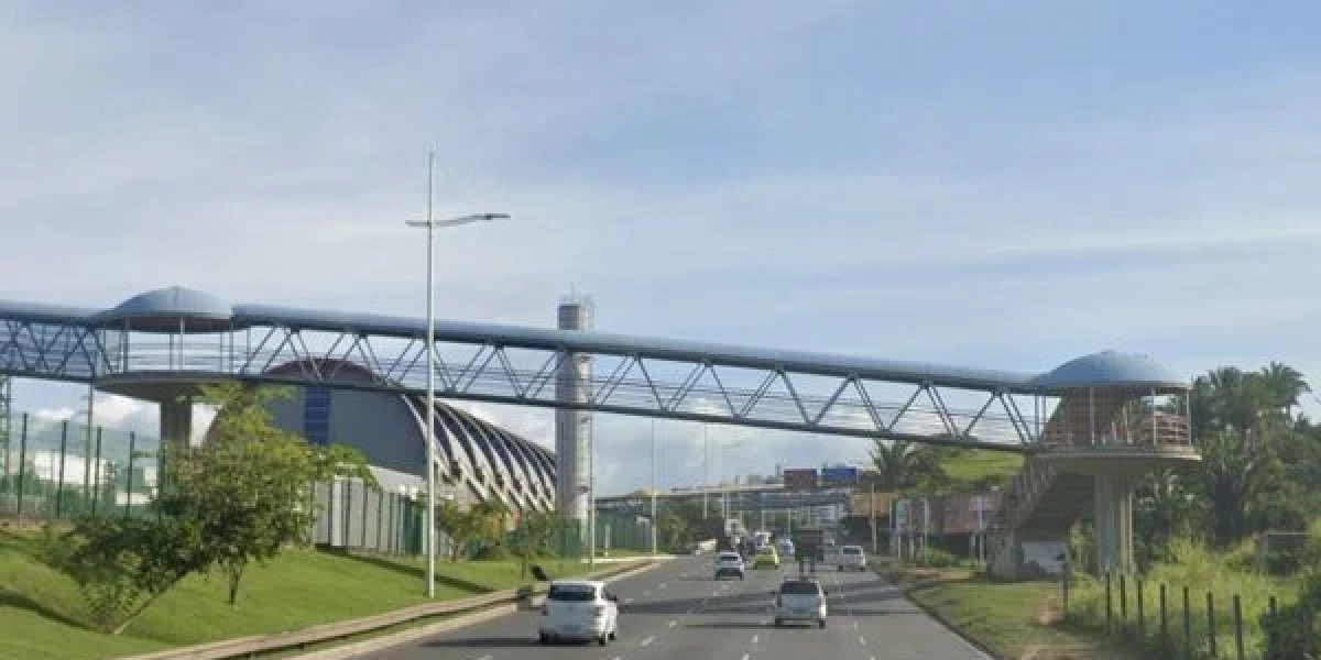 Acidente na Av. Paralela deixa dois mortos neste domingo (8)