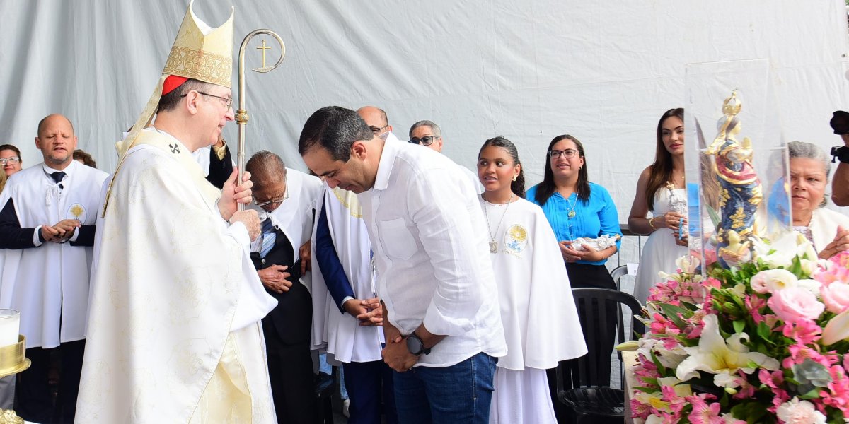 Prefeito Bruno Reis participa de missa em celebração à Nossa Senhora da Conceição da Praia