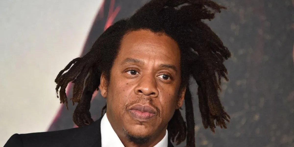 Rapper Jay Z é denunciado por estupro de menina de 13 anos