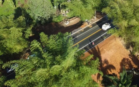 Trânsito na Estrada do Derba sofre alteração devido a obra