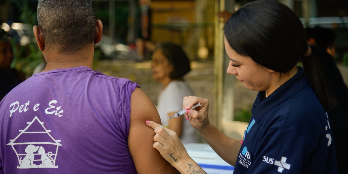 Governo distribui de 1,5 milhões de doses de vacina contra Covid-19