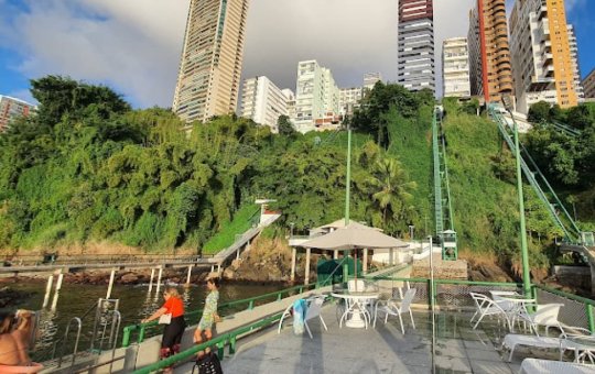 Sedur libera licença ambiental para ampliação de píer em condomínio de luxo no Corredor da Vitória