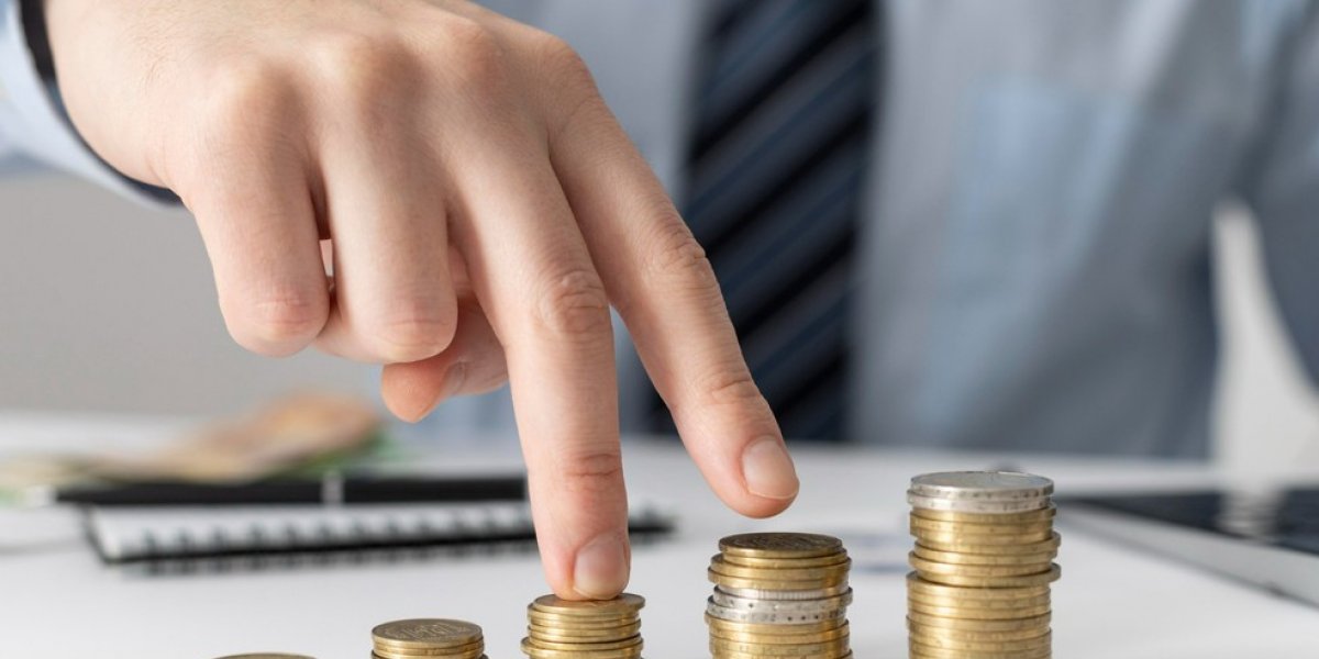 Inflação que calcula reajuste do salário mínimo fica em 4,84%