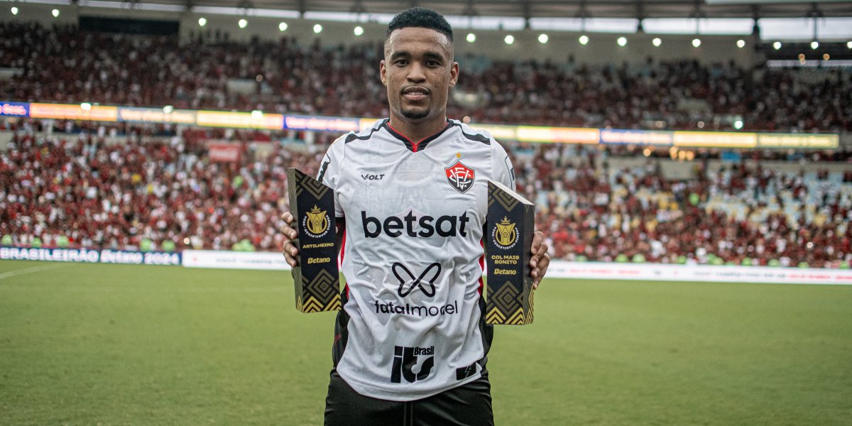 Alerrandro faz postagem com tom de despedida do Vitória