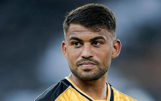 Vitória tem pré-contrato assinado com volante que jogou a última Série A
