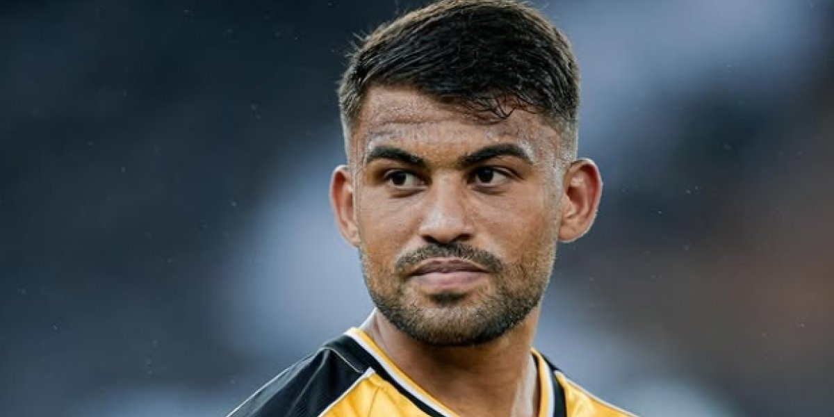 Vitória tem pré-contrato assinado com volante que jogou a última Série A