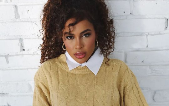 "Lá na Fazenda foi onde eu comecei a fumar", conta Sthe Matos sobre vício em cigarro