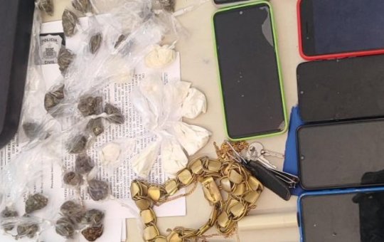 Onze homens são presos em festa do pó em Candeias