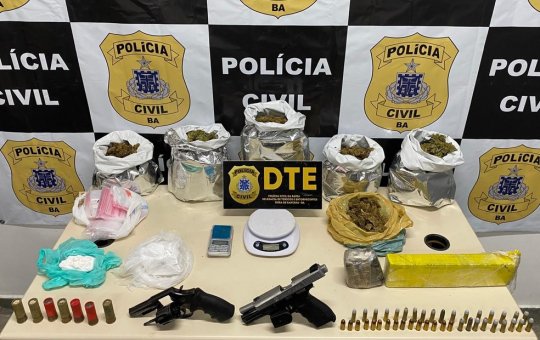 Casal suspeito de tráfico de drogas é preso em condomínio no interior