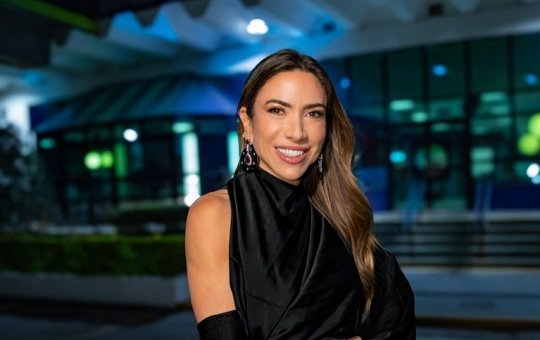 Patrícia Abravanel se emociona ao gravar programa no aniversário de Silvio Santos