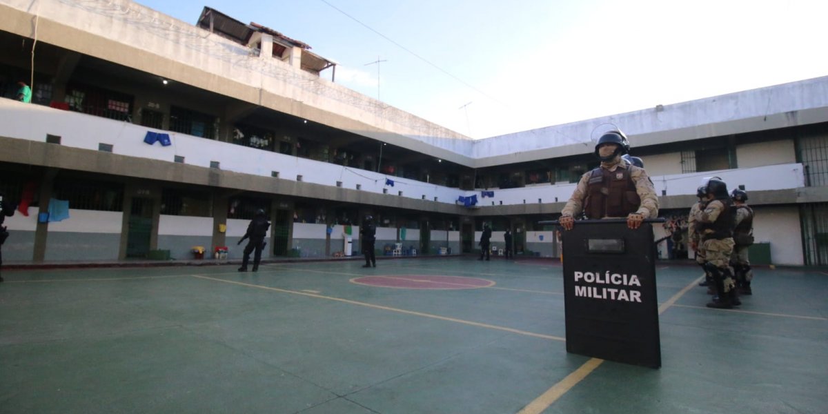 Grupo teria causado 'distração' para que detentos fugissem de presídio em Eunápolis