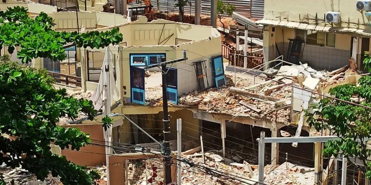 Cinco pessoas ficam feridas após teto de escola desabar no Itaigara