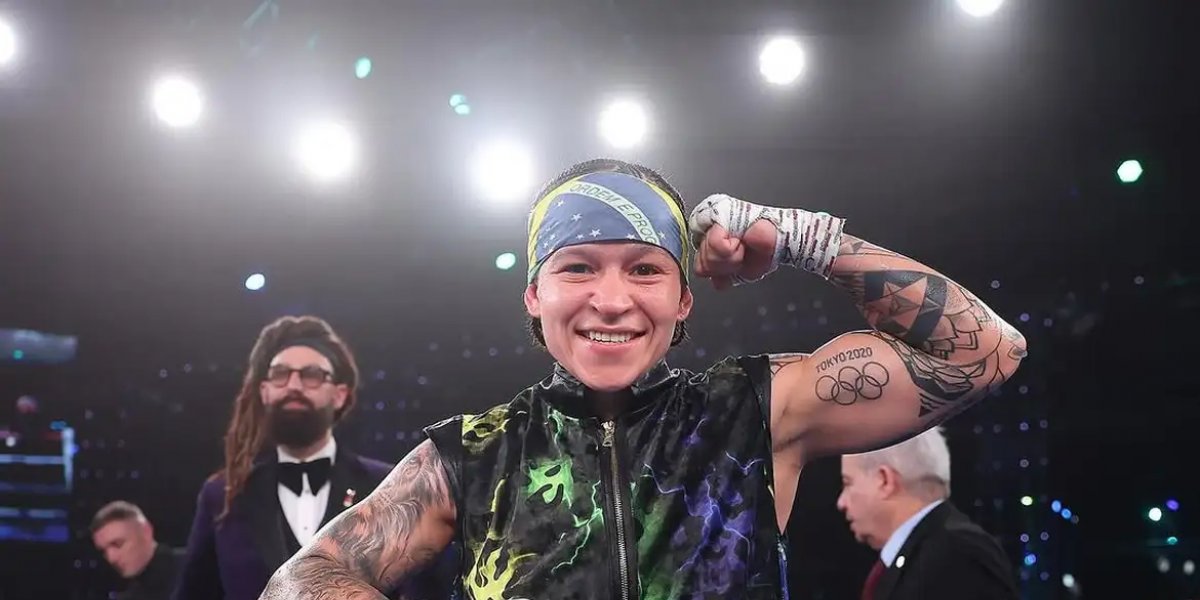 Baiana Bia Ferreira vence francesa e mantém cinturão de campeã mundial de boxe
