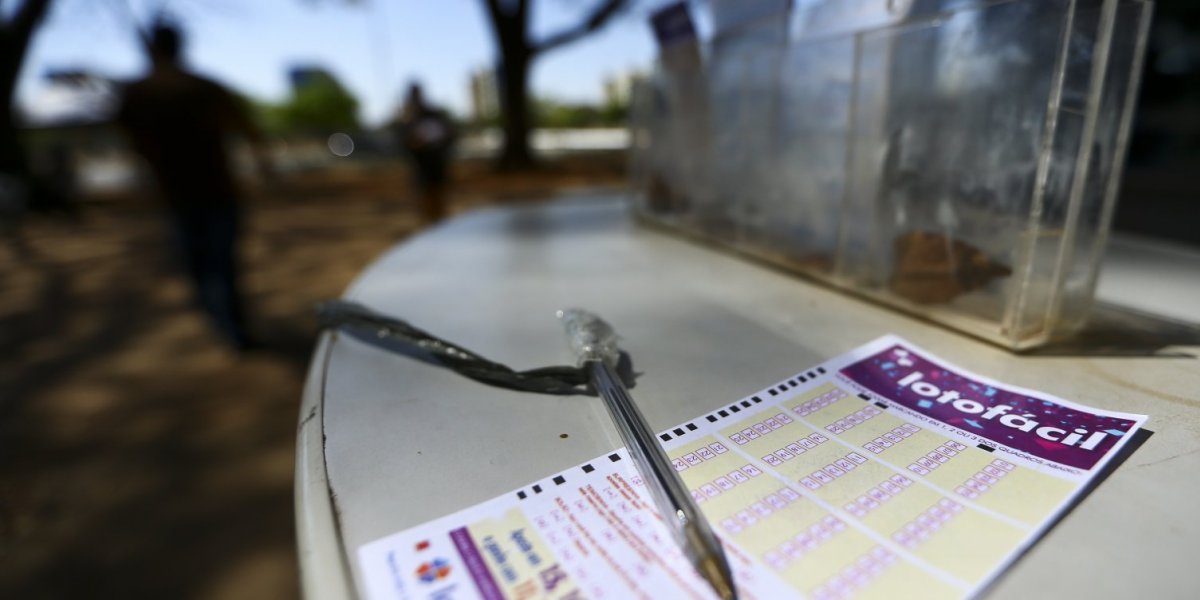 Dois baianos acertam Lotofácil e ganham R$ 74 mil