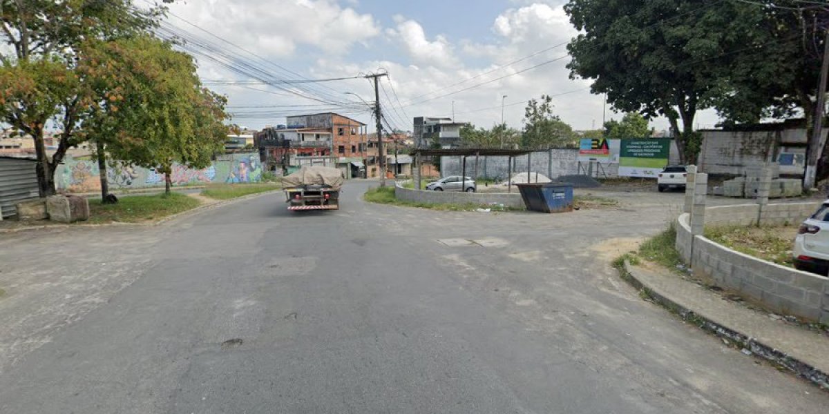 Criança fica gravemente ferida após cair em bueiro em Salvador