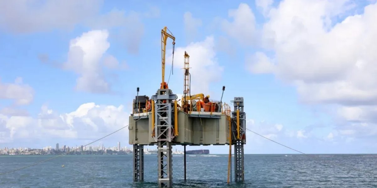 Buscas por mergulhador desaparecido no mar são retomadas nesta quarta-feira