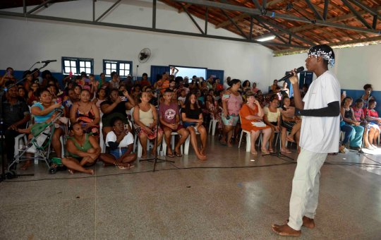 Fundação Cidade Mãe encerra programação de 2024 com apresentações artísticas e entrega de presentes