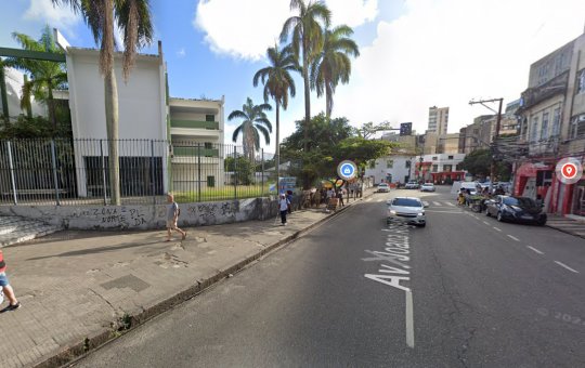 Criança é baleada durante tentativa de assalto na Avenida Joana Angélica