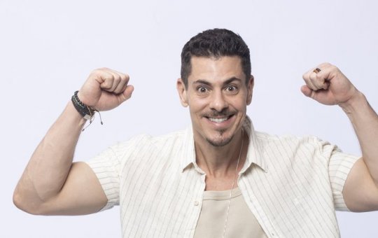 Sacha Bali vence A Fazenda 16 e leva prêmio de R$ 2 milhões