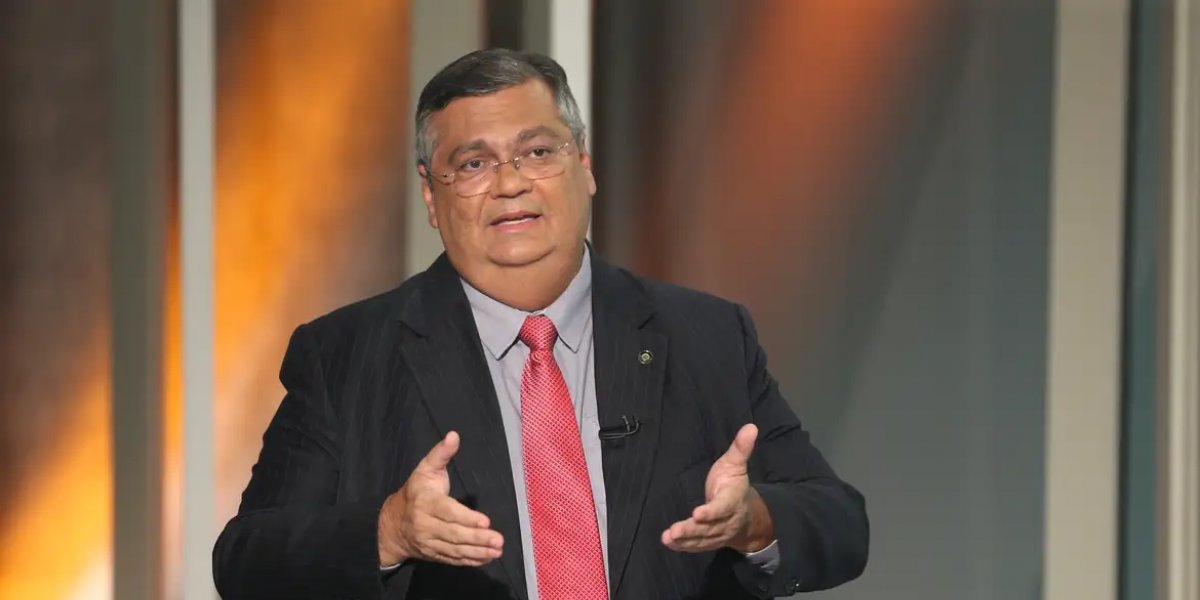 Flavio Dino suspende R$ 4 bilhões em emenda