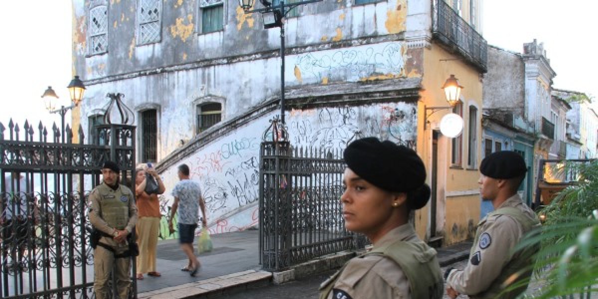 Polícia Militar reforça segurança no centro histórico nesta terça-feira (24)