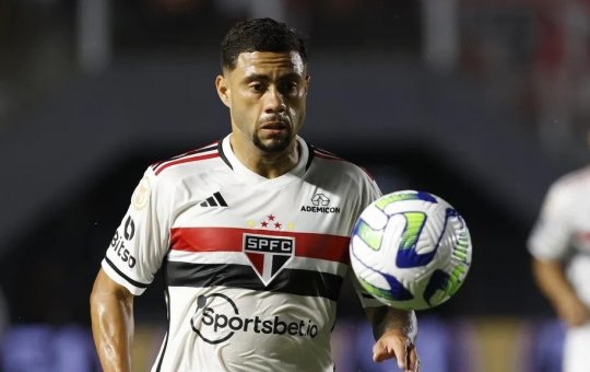 Já dado como certo, Wellington Rato nega acordo com o Vitória