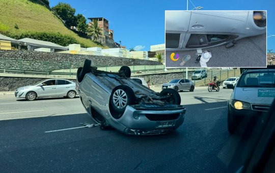 Assaltantes capotam carro após arrastão na Avenida Bonocô