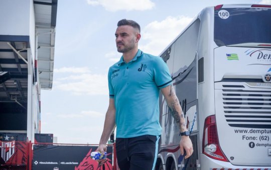 Vitória acerta a contratação de goleiro do Coritiba