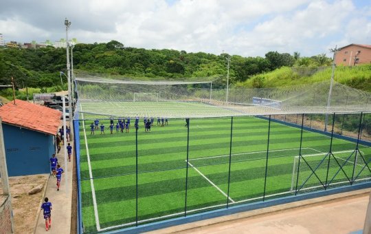 A importância social dos esportes para crianças e adolescentes em comunidades