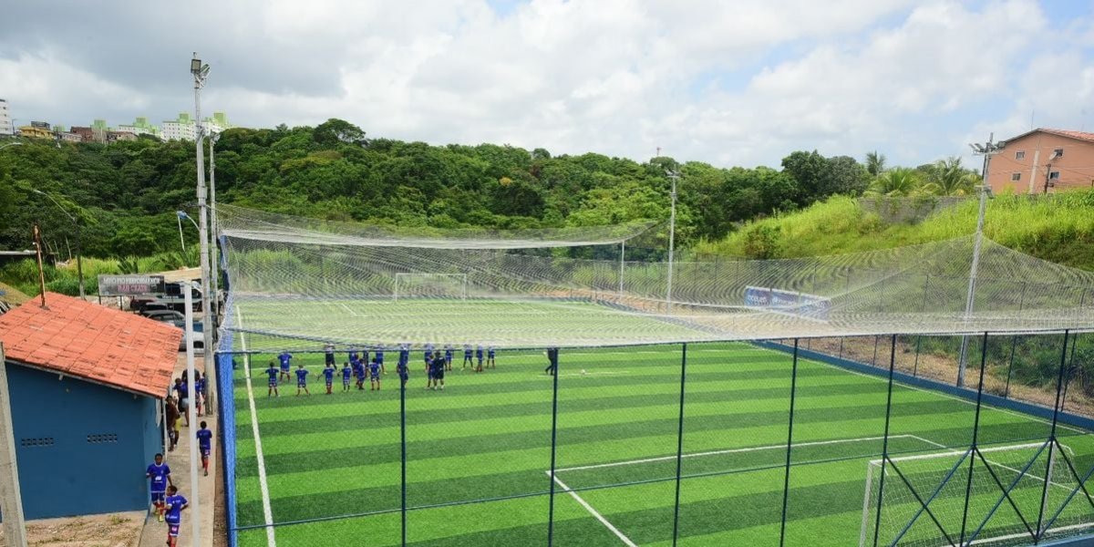 A importância social dos esportes para crianças e adolescentes em comunidades