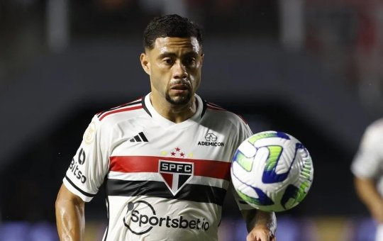 Agora é oficial! Wellington Rato assina com o Vitória