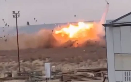 Aeronave da Embraer cai no Cazaquistão com 67 ocupantes; confira as imagens