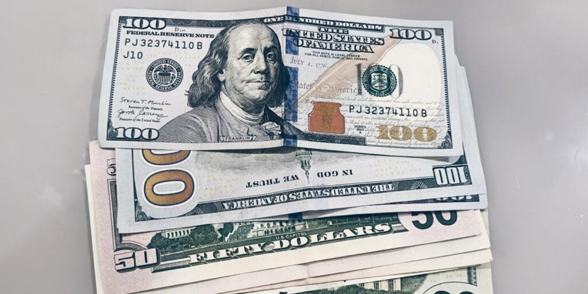 Erro na cotação do dólar no Google causa confusão no feriado de Natal