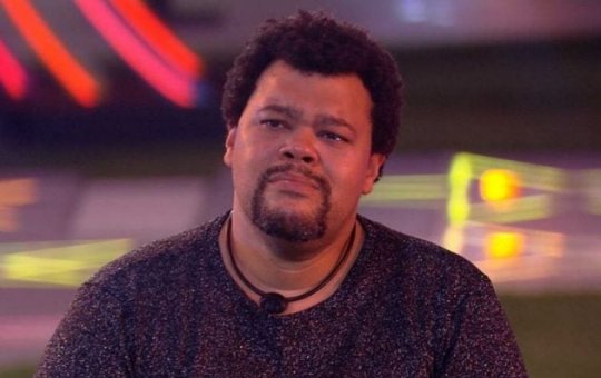 Babu Santana sofre acidente de carro e atualiza estado de saúde: 'Baita susto'