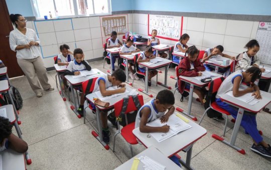 Prefeitura de Salvador anuncia contratação de profissionais da educação
