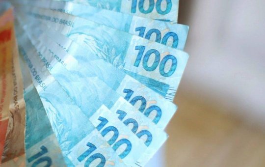 Salário mínimo aumenta para R$ 1.518; valor será atualizado a partir de janeiro de 2025