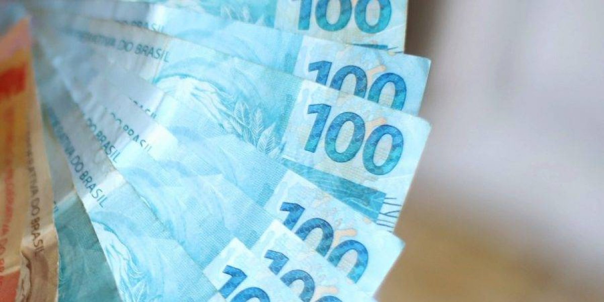 Salário mínimo aumenta para R$ 1.518; valor será atualizado a partir de janeiro de 2025