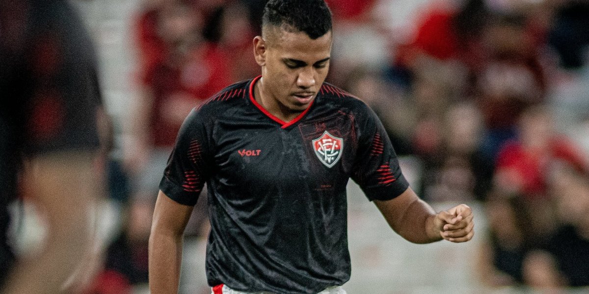 Zé Hugo é anunciado como novo reforço do Goiás após se despedir do Vitória