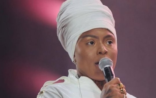 Cantora A Dama faz música 'alfinetando' ex-mulher após polêmica