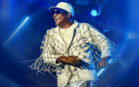 Márcio Victor Convida Ambulante para o Palco em Show no Festival Virada Salvador